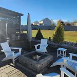 Staycation Oasis! A Unique Experience! Heated Pool Opens April 2Nd!