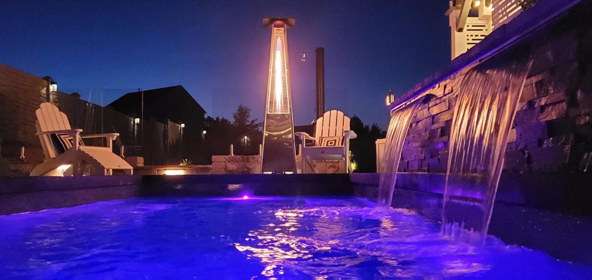 Staycation Oasis! A Unique Experience! Heated Pool Opens April 2nd! Guest house