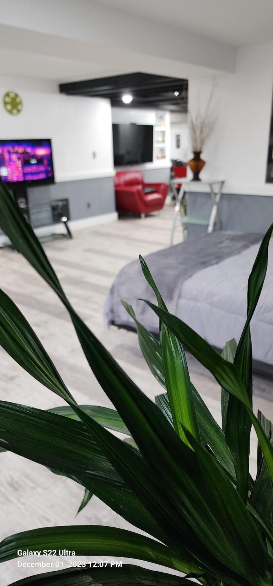 Staycation Oasis! A Unique Experience! Heated Pool Opens April 2nd! * Easton