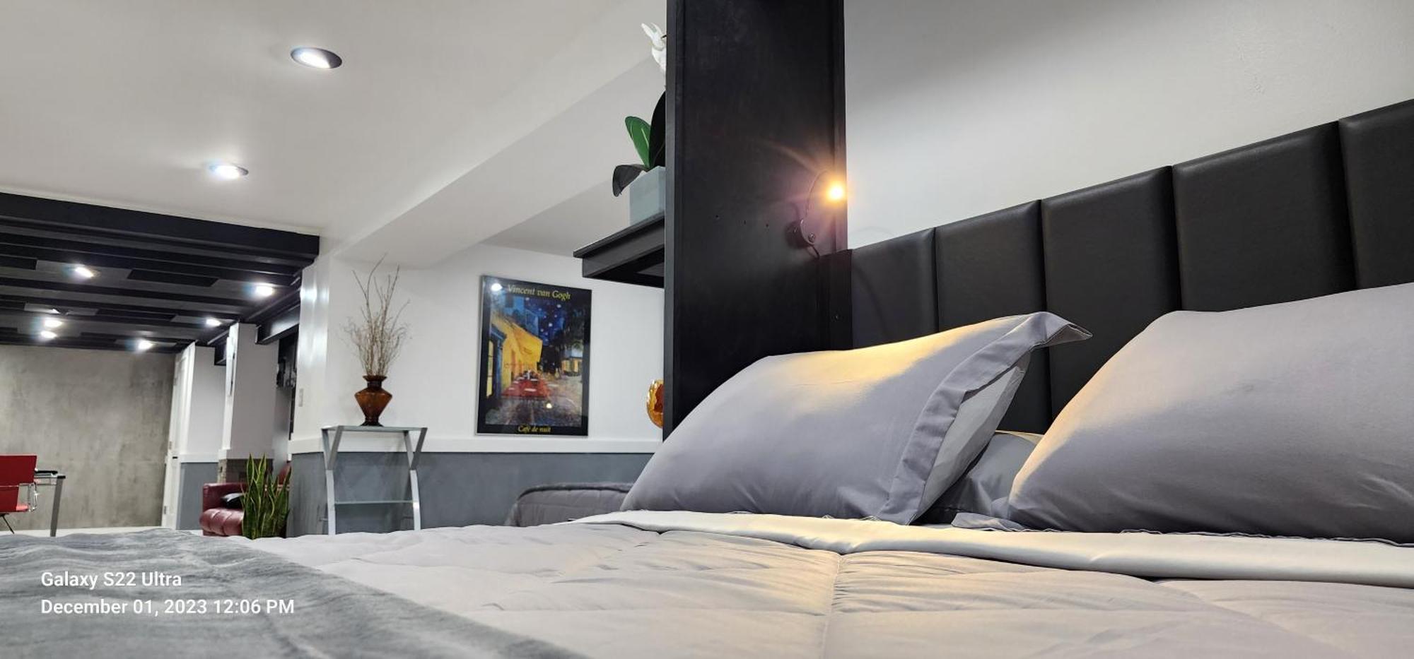 Guest house Staycation Oasis! A Unique Experience! Heated Pool Opens April 2nd! *