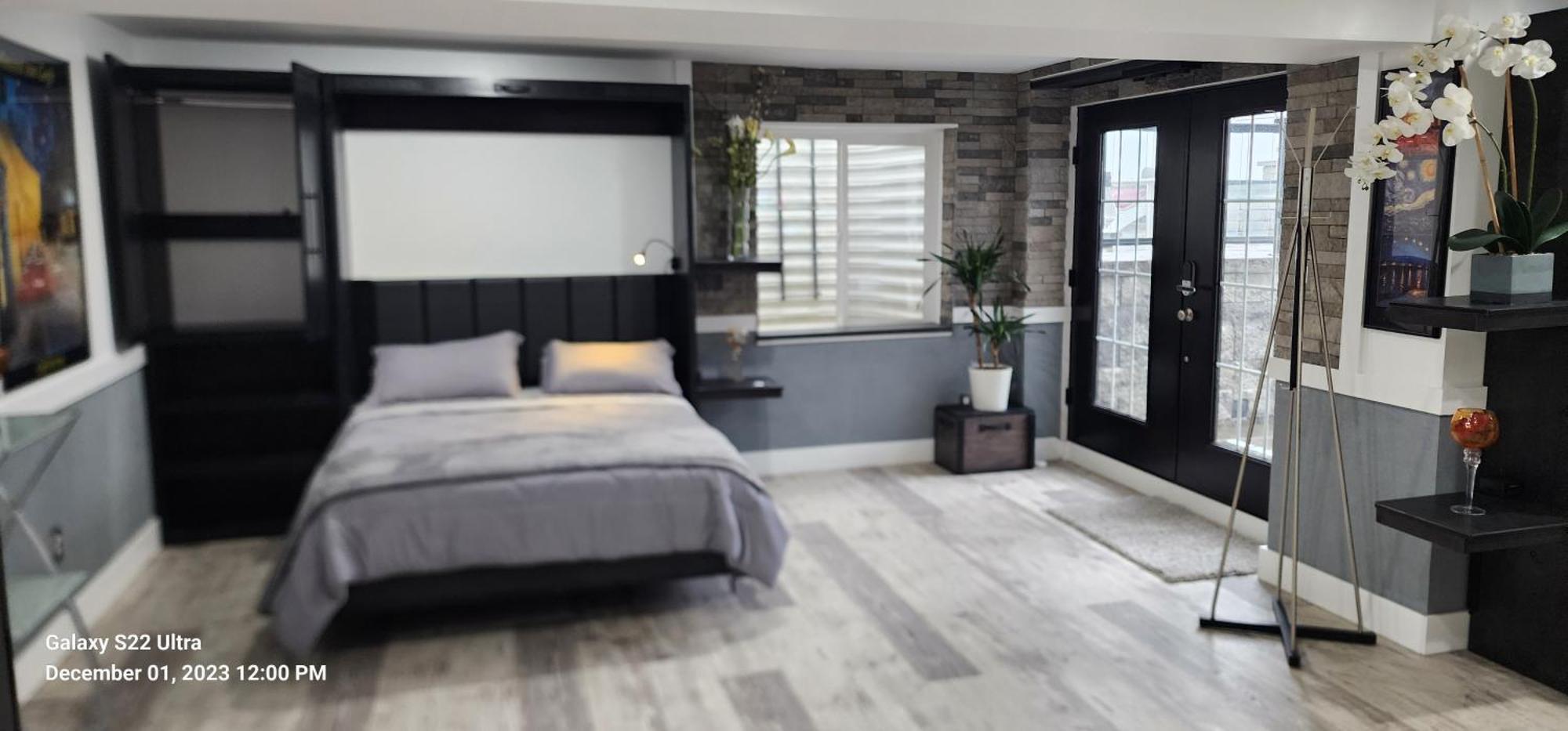Staycation Oasis! A Unique Experience! Heated Pool Opens April 2nd! Guest house Easton