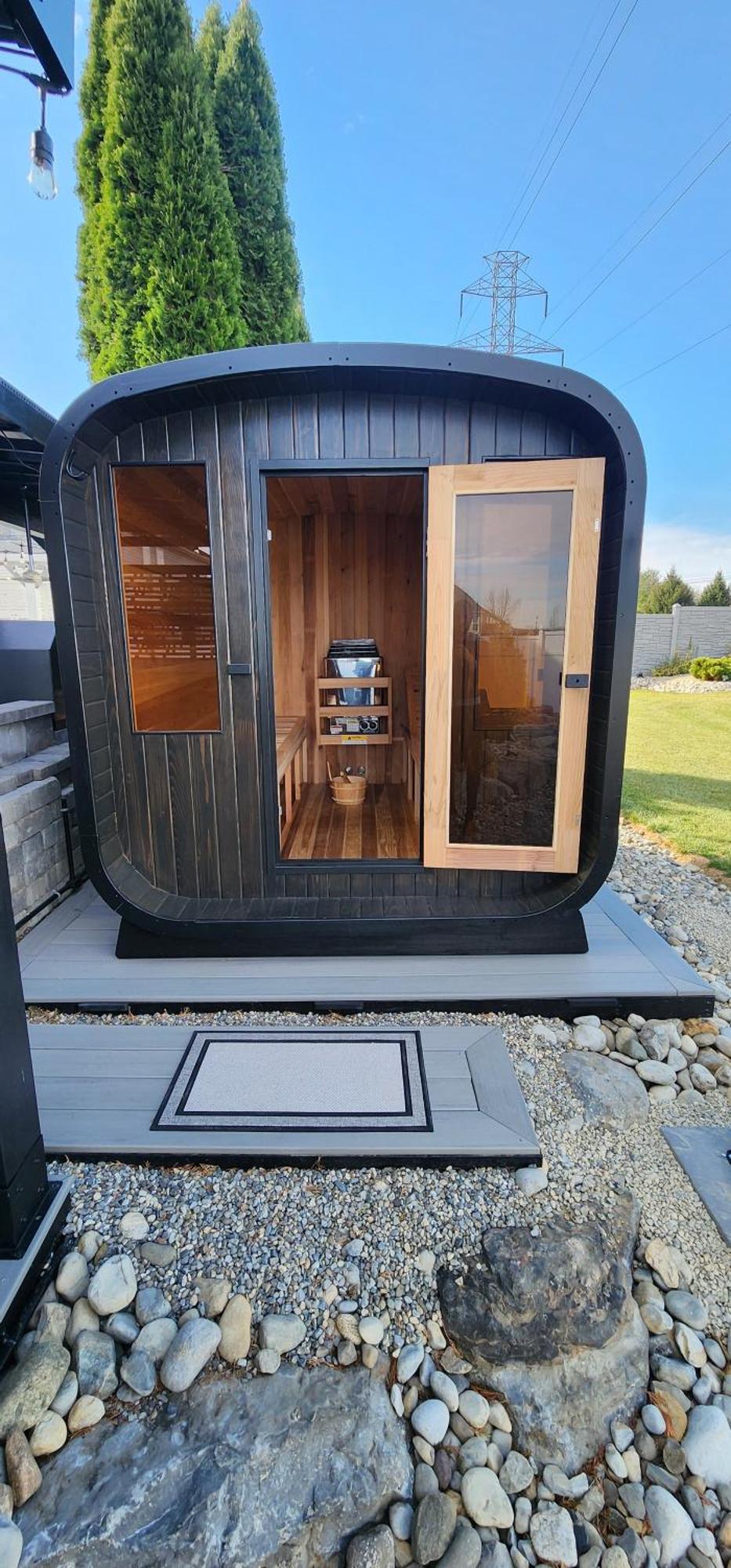 Staycation Oasis! A Unique Experience! Heated Pool Opens April 2nd! Guest house